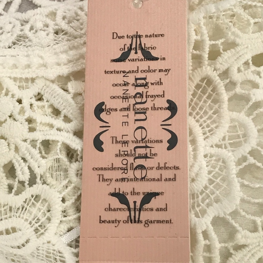 Nanette LePore Floral Lace Top $12  Brand New - Picture 8 of 9